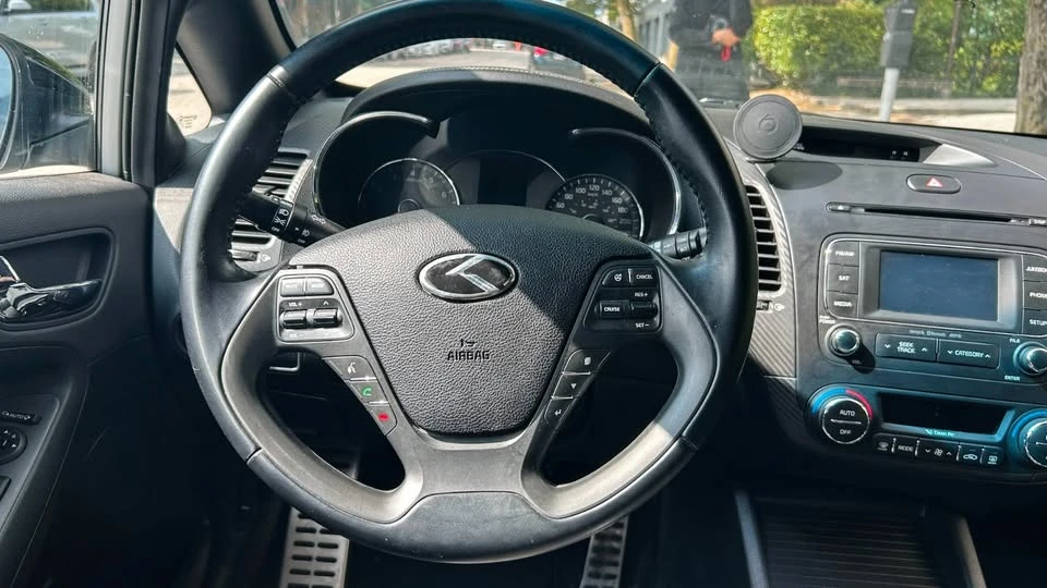 2015 Kia Forte - Image 7 of 19