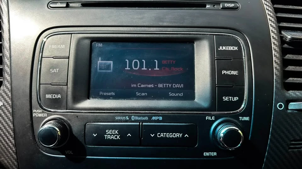 2015 Kia Forte - Image 11 of 19