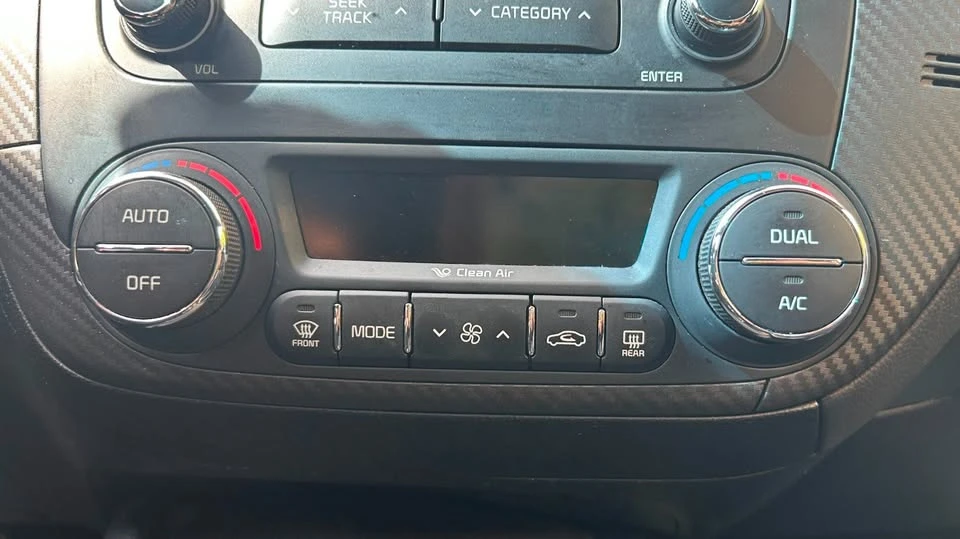 2015 Kia Forte - Image 6 of 19
