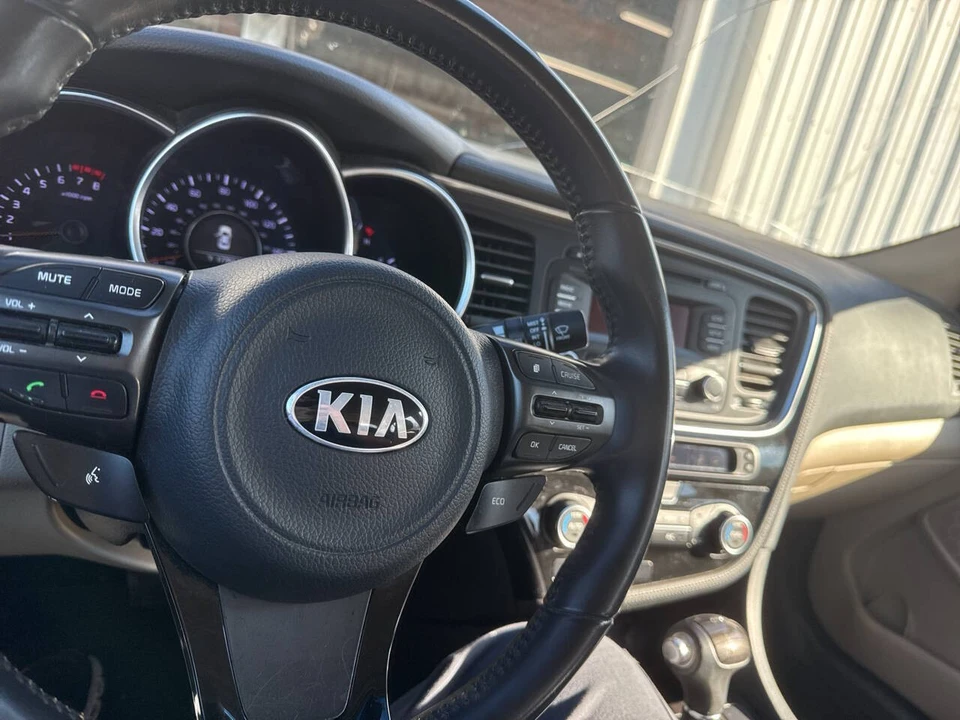 2015 Kia Optima/K5 - Image 10 of 17