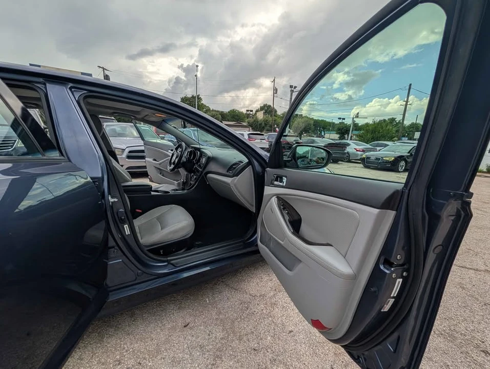 2015 Kia Optima/K5 - Image 10 of 19
