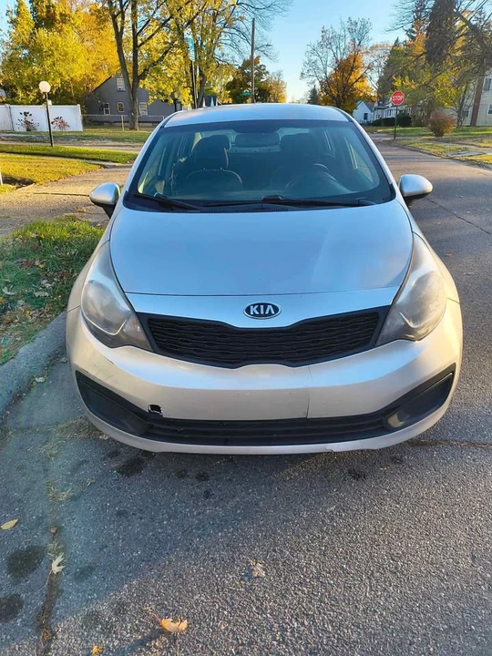 2015 Kia Rio - Image 6 of 7