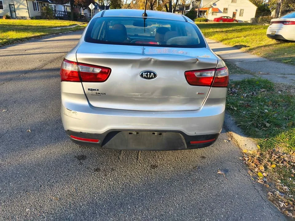 2015 Kia Rio - Image 5 of 7