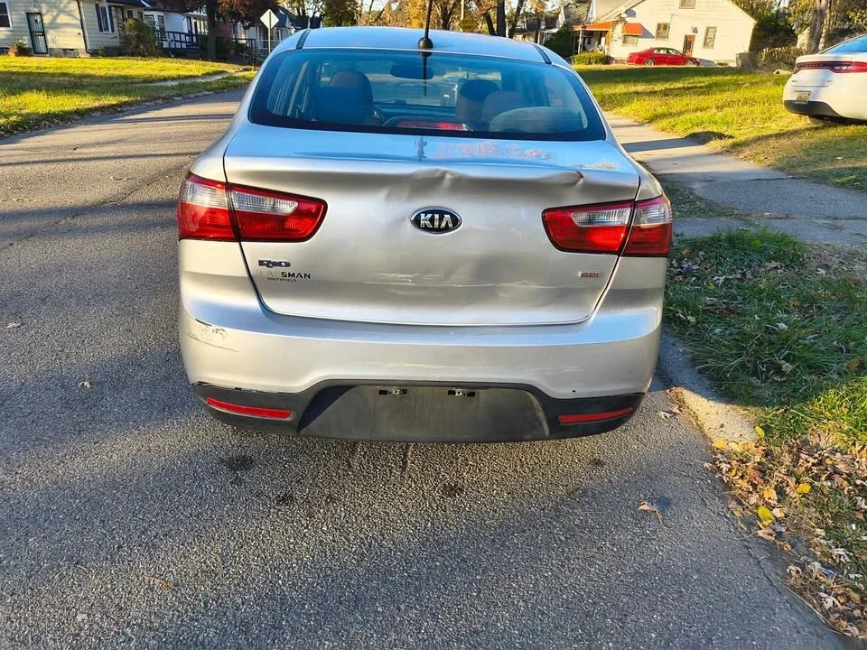 2015 Kia Rio - Image 5 of 7