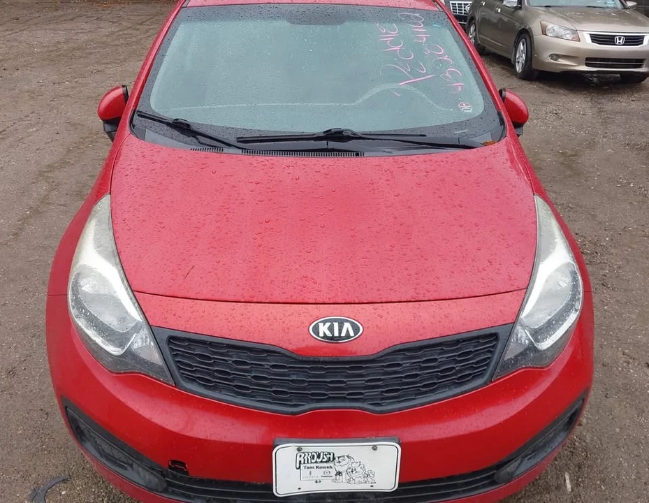 2015 Kia Rio - Image 2 of 8