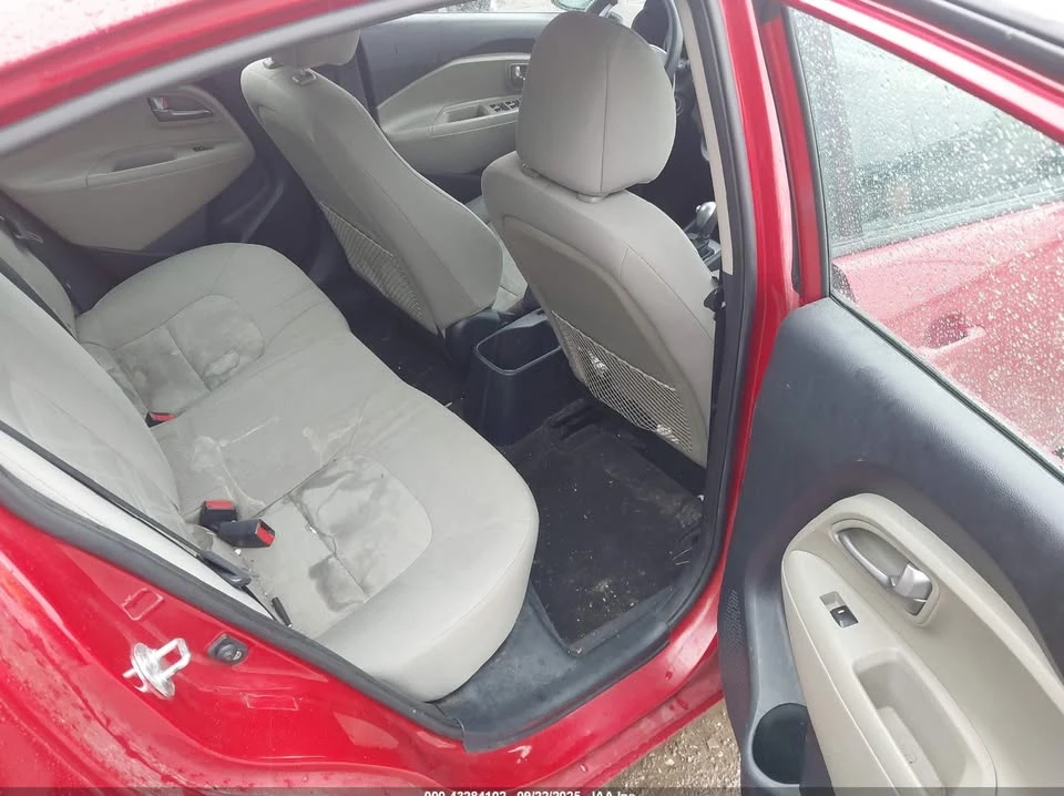 2015 Kia Rio - Image 6 of 8