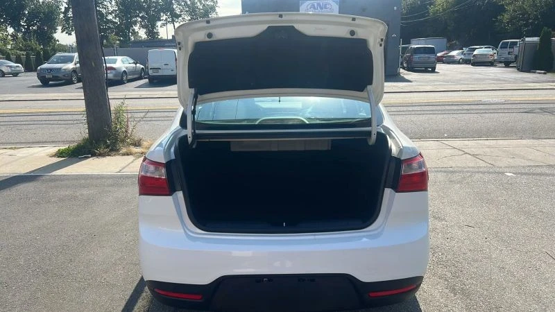 2015 Kia Rio - Image 9 of 12