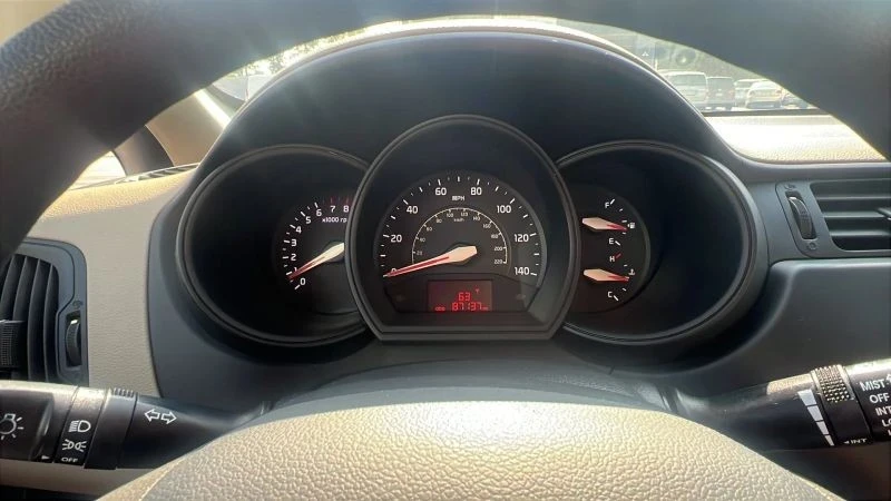 2015 Kia Rio - Image 11 of 12