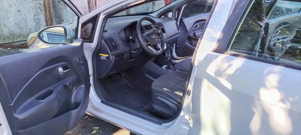 2015 Kia Rio - Image 11 of 16