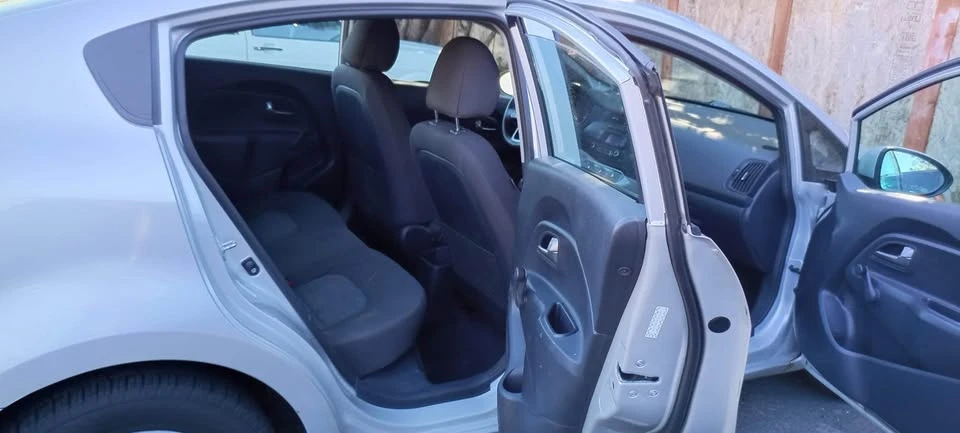 2015 Kia Rio - Image 10 of 16