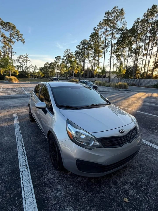 2015 Kia Rio - Image 2 of 11