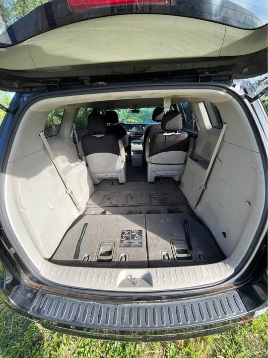 2015 Kia Carnival - Image 10 of 11