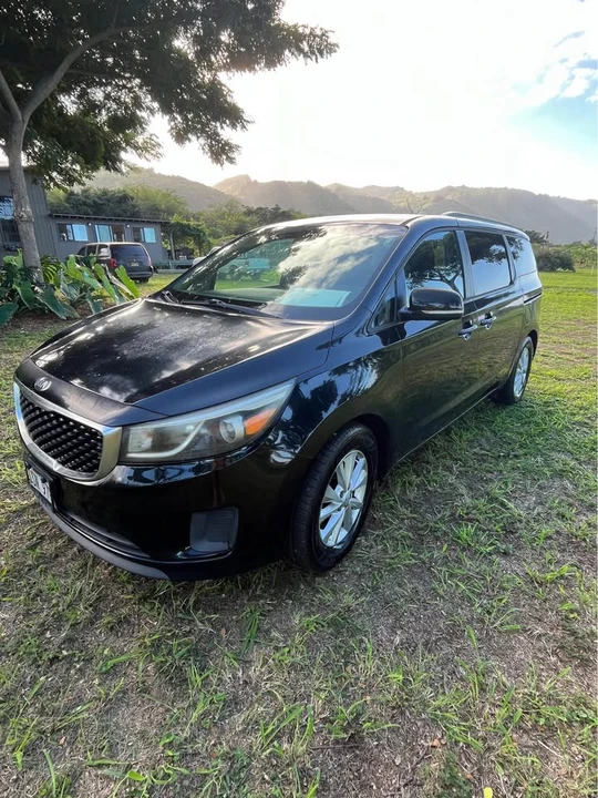 2015 Kia Carnival - Image 2 of 11