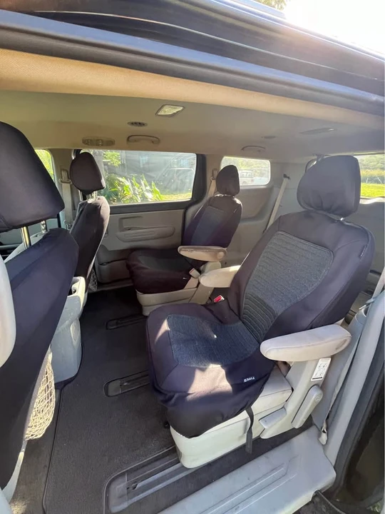 2015 Kia Carnival - Image 9 of 11