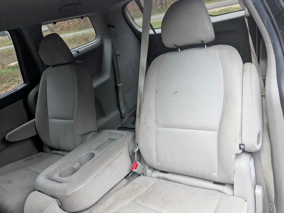 2015 Kia Carnival - Image 19 of 20