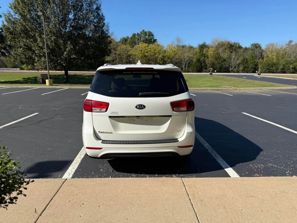2015 Kia Carnival - Image 6 of 17