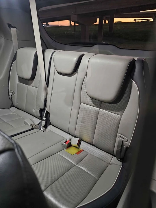 2015 Kia Carnival - Image 12 of 13
