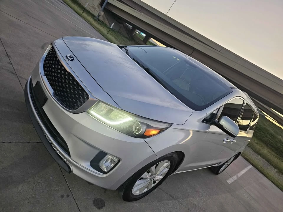 2015 Kia Carnival - Image 4 of 13