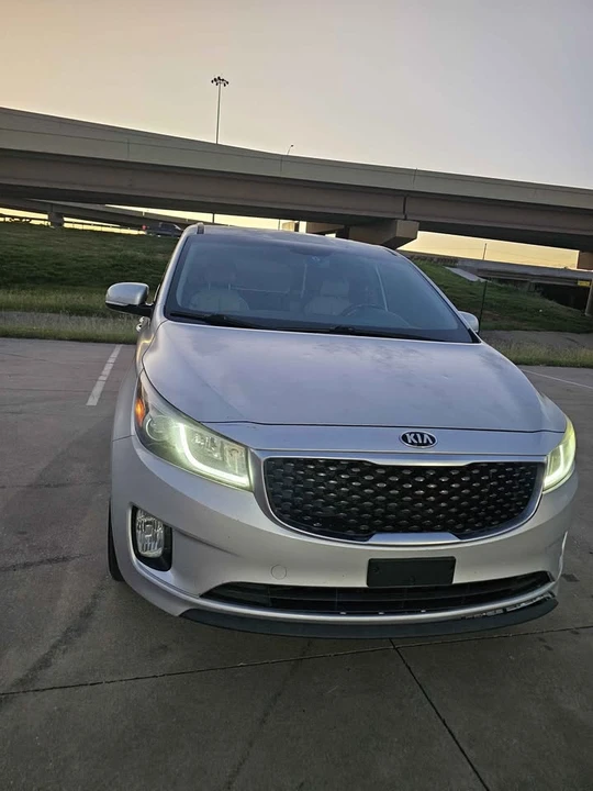 2015 Kia Carnival - Image 2 of 13