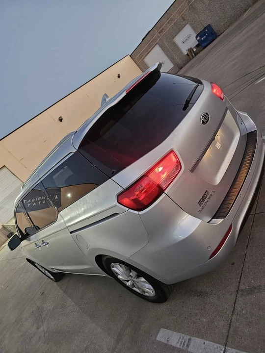 2015 Kia Carnival - Image 6 of 13