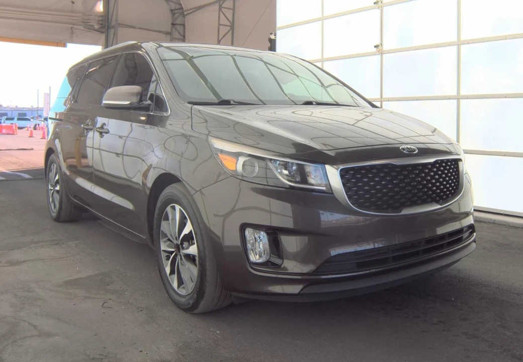 2015 Kia Carnival - Image 6 of 12