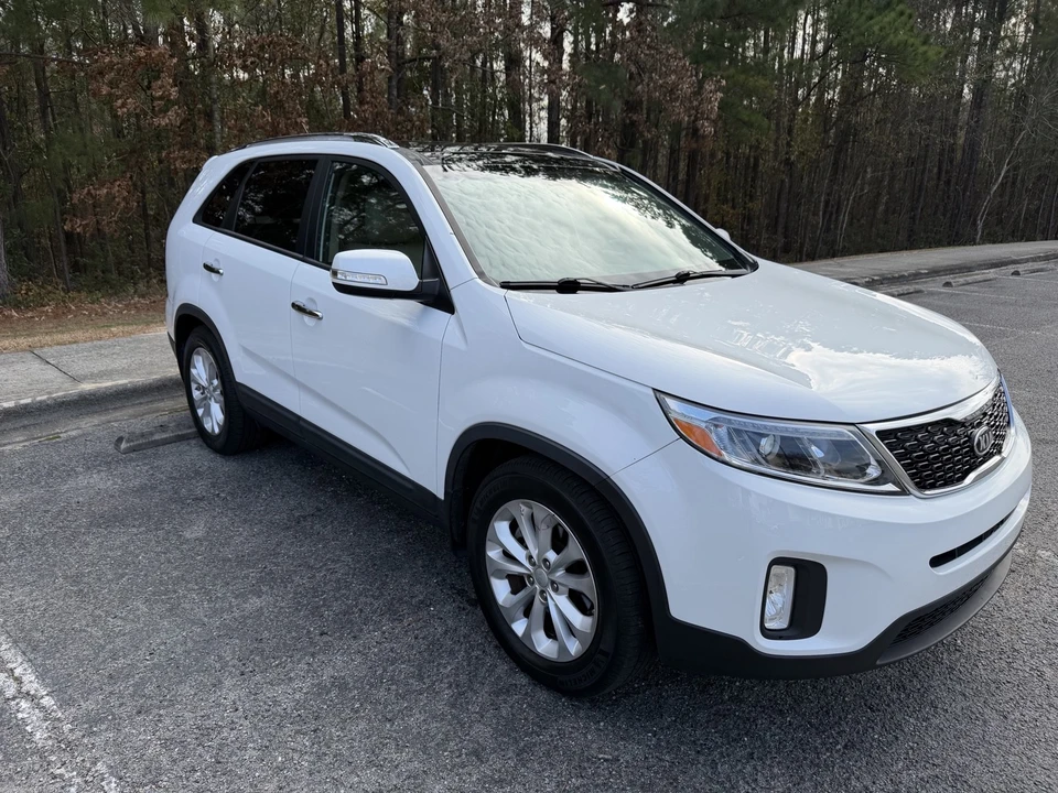 2015 Kia Sorento - Image 6 of 12