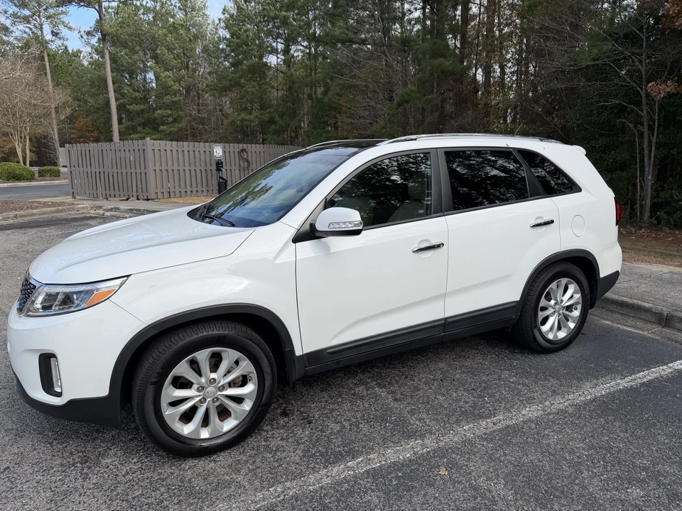 2015 Kia Sorento - Image 3 of 12