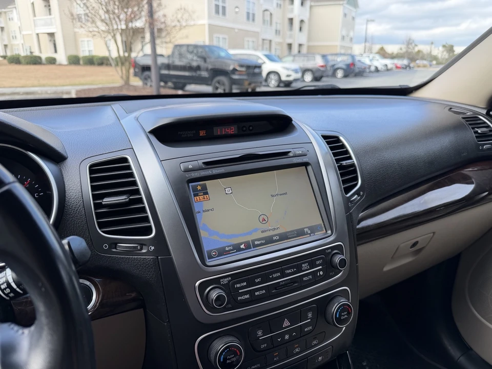 2015 Kia Sorento - Image 11 of 12