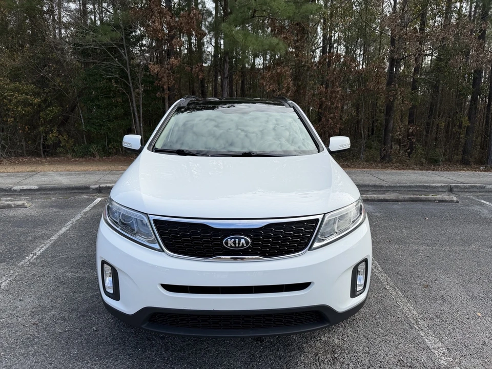 2015 Kia Sorento - Image 2 of 12
