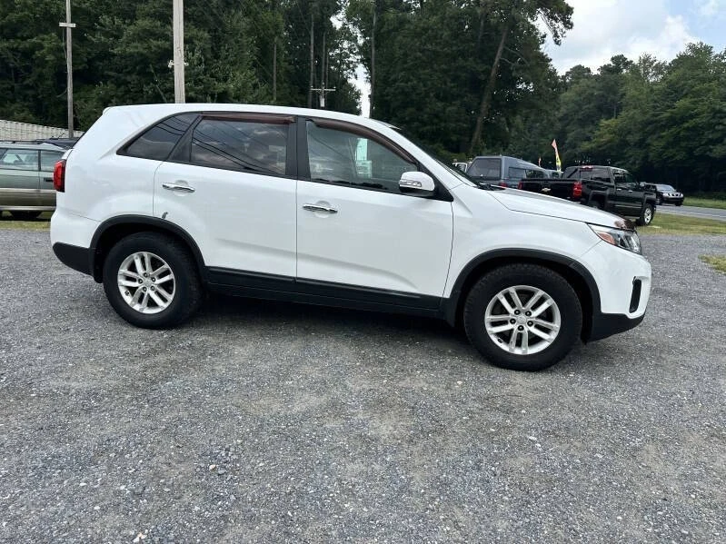 2015 Kia Sorento - Image 9 of 21