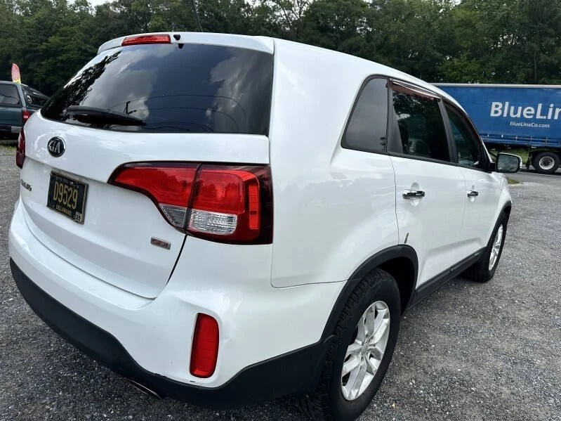 2015 Kia Sorento - Image 10 of 21