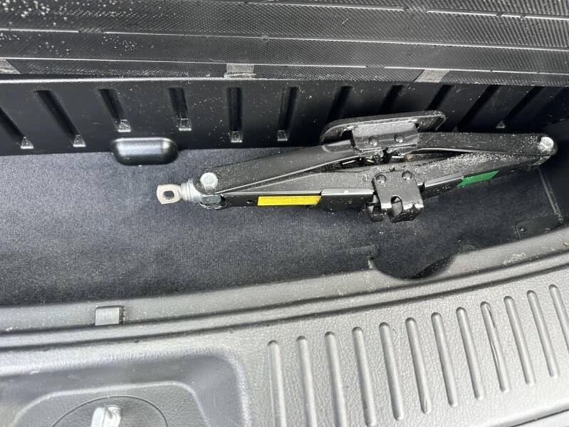 2015 Kia Sorento - Image 19 of 21