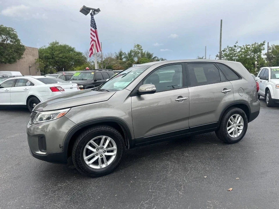 2015 Kia Sorento - Image 5 of 12