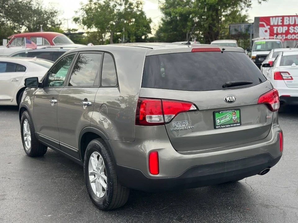 2015 Kia Sorento - Image 7 of 12