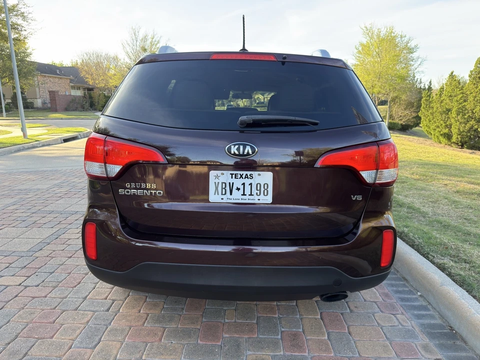 2015 Kia Sorento - Image 6 of 18