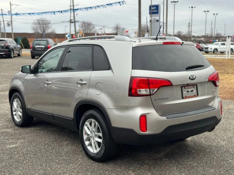 2015 Kia Sorento - Image 2 of 12