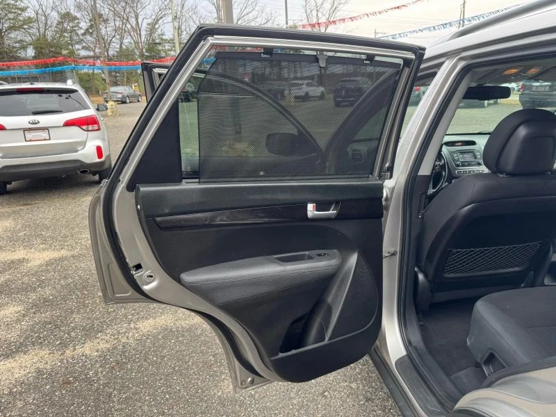 2015 Kia Sorento - Image 11 of 12