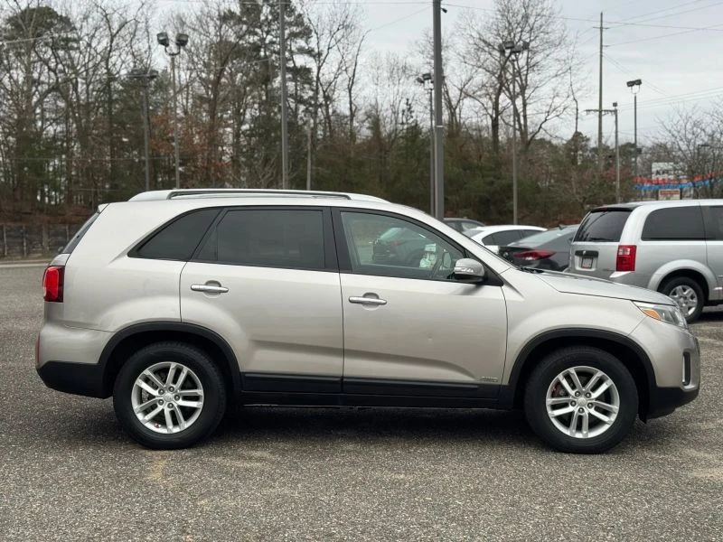 2015 Kia Sorento - Image 5 of 12
