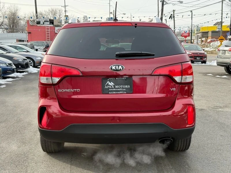 2015 Kia Sorento - Image 8 of 12