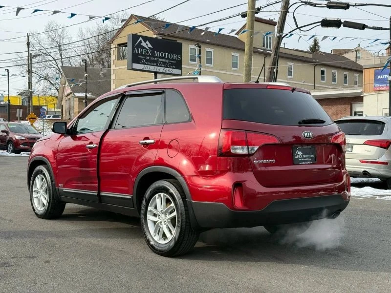 2015 Kia Sorento - Image 5 of 12
