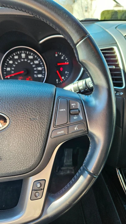 2015 Kia Sorento - Image 12 of 21
