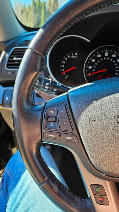 2015 Kia Sorento - Image 13 of 21