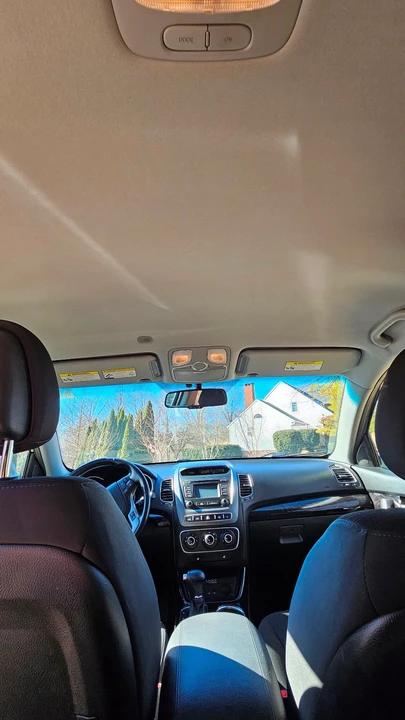 2015 Kia Sorento - Image 10 of 21