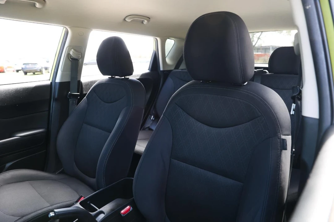 2015 Kia Soul - Image 6 of 12