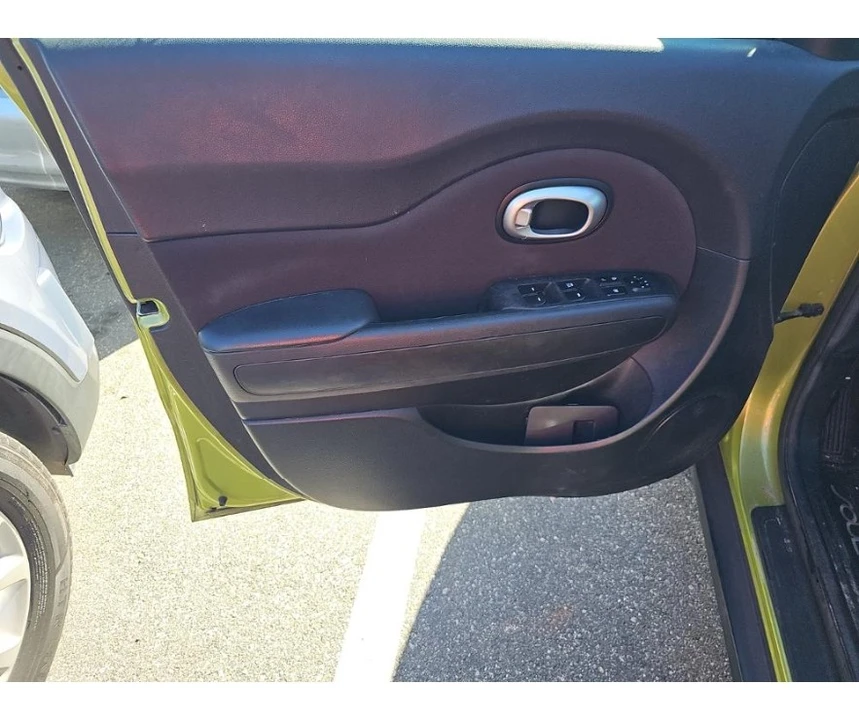 2015 Kia Soul - Image 11 of 12