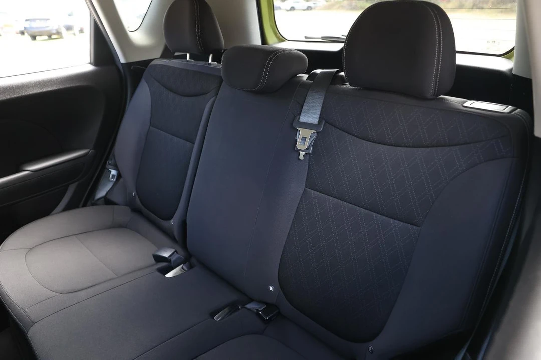 2015 Kia Soul - Image 8 of 12