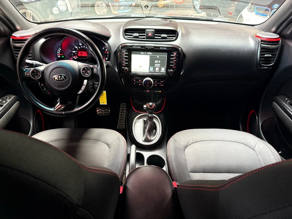 2015 Kia Soul - Image 10 of 21