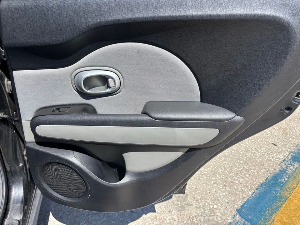 2015 Kia Soul - Image 12 of 21