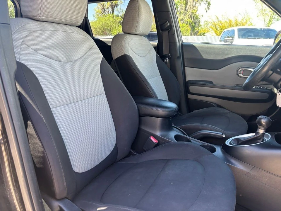 2015 Kia Soul - Image 11 of 21