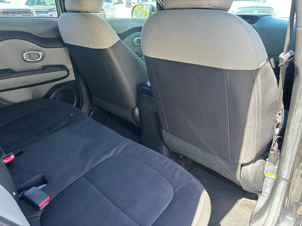 2015 Kia Soul - Image 13 of 21